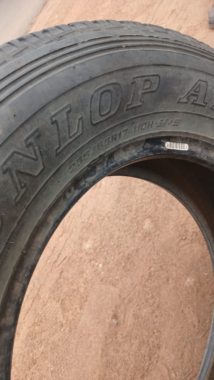 255/65 R17 DUNLOP (Mogoditshane Block 9 Robots)