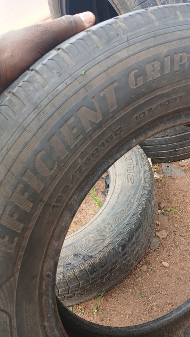 195/75R16C Goodyear (Mogoditshane Block 9 Robots)