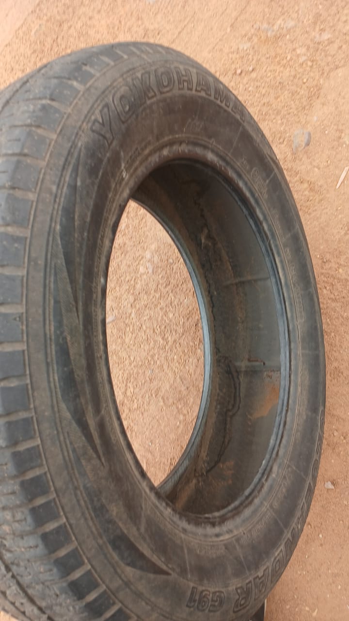 225/65 R17 YOKOHAMA (Mogoditshane Block 9 Robots)