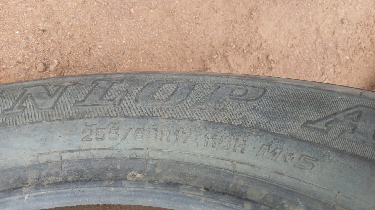 255/65 R17 DUNLOP (Mogoditshane Block 9 Robots)