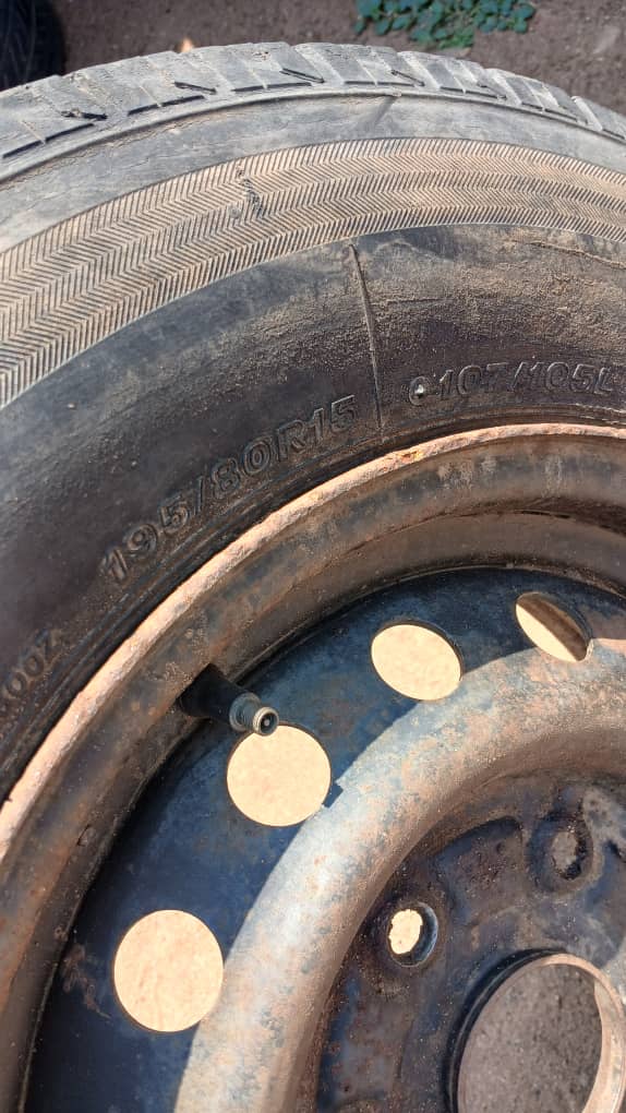 195/80 R15 BRIDGESTONE (MOGODITShANE SEFALANA JUNCTION)