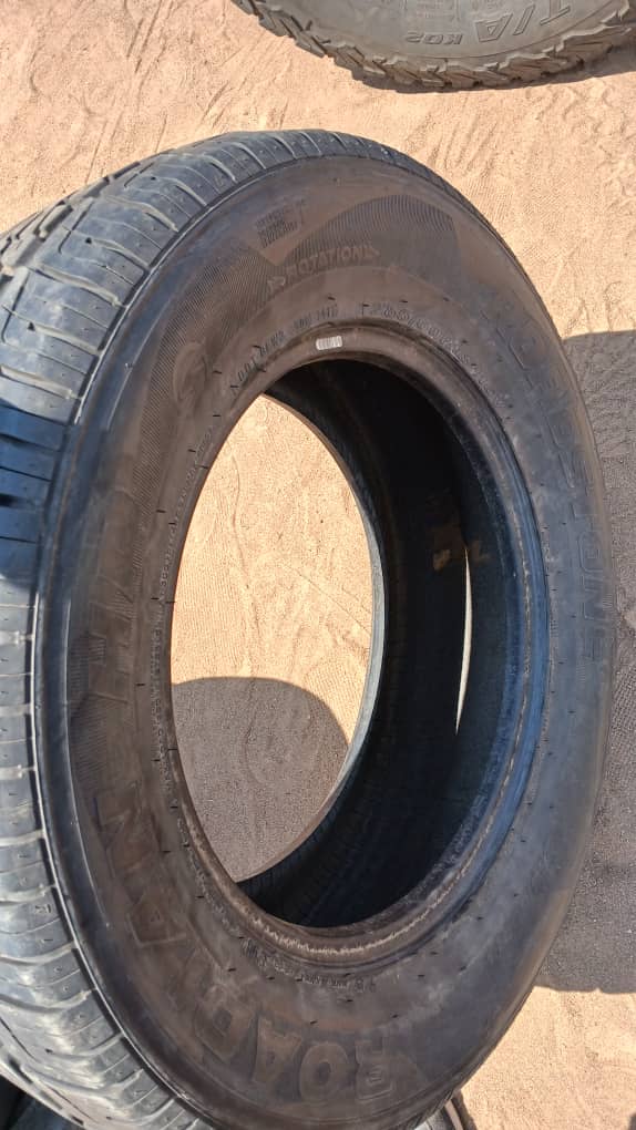 285/60 R18 Roadstone (MOGODITSHANE SEFALANA JUNCTION)
