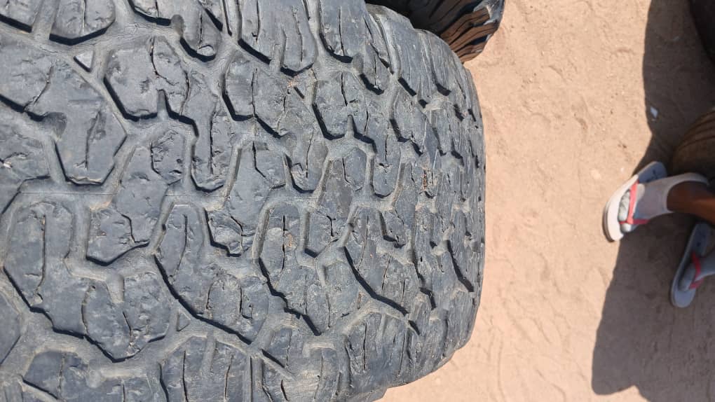 LT 285/70 R14 BF Goodrich (MOGODITSHANE SEFALANA JUNCTION)