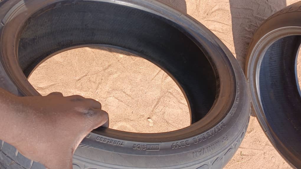 215/45 R18 Bridgestone (MOGODITSHANE SEFALANA JUNCTION)