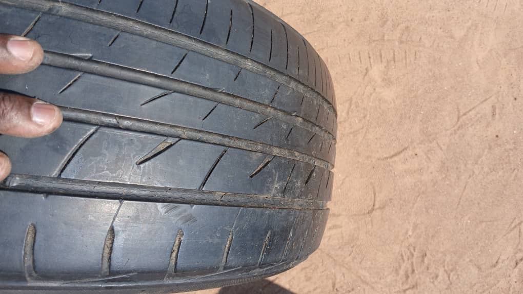 215/45 R18 Bridgestone (MOGODITSHANE SEFALANA JUNCTION)