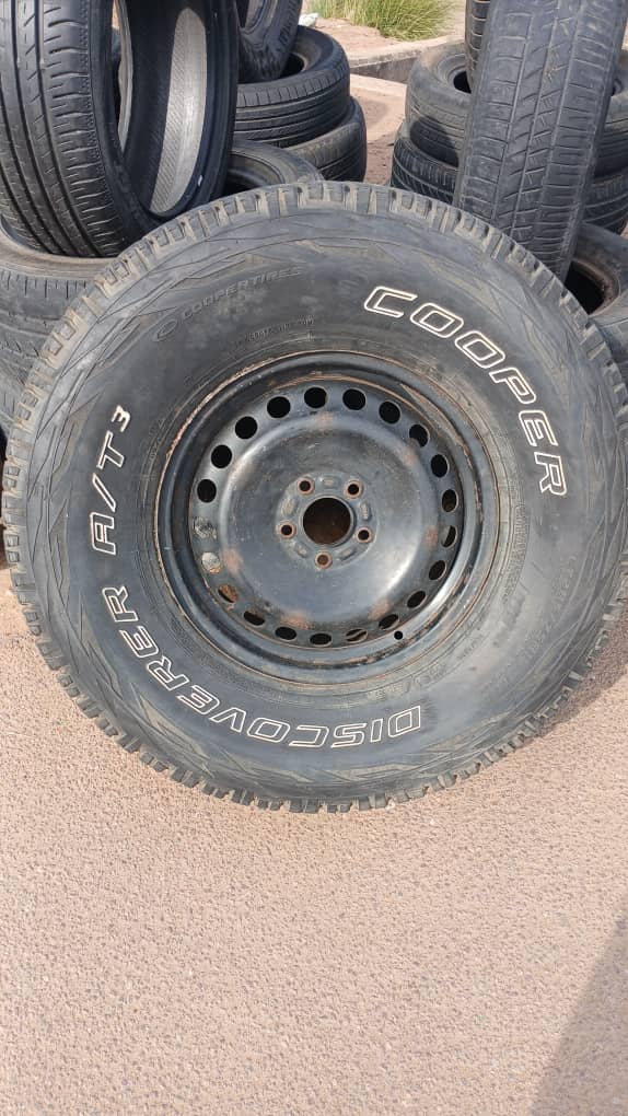 LT 285/75 R16 Cooper / Discover (Mogoditshane / Gabane Road / Engine Junction)