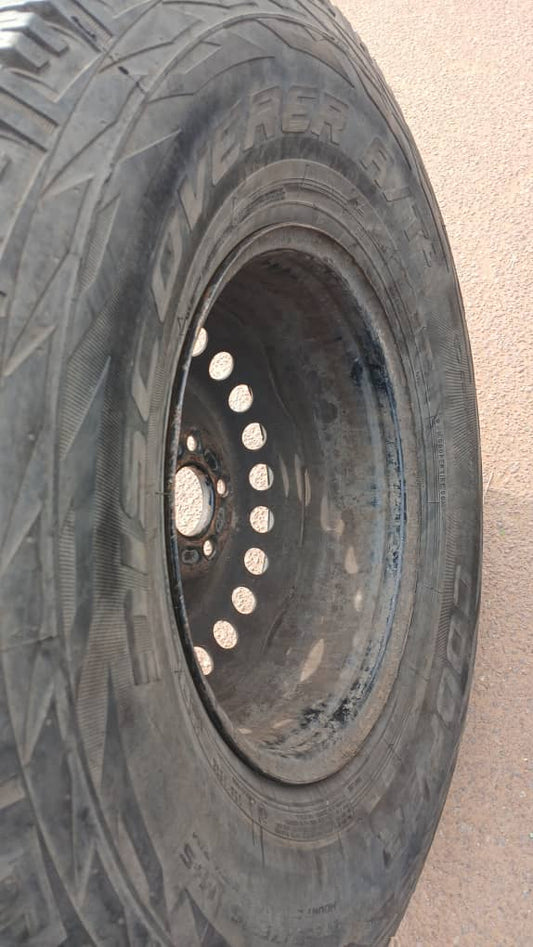 LT 285/75 R16 Cooper / Discover (Mogoditshane / Gabane Road / Engine Junction)