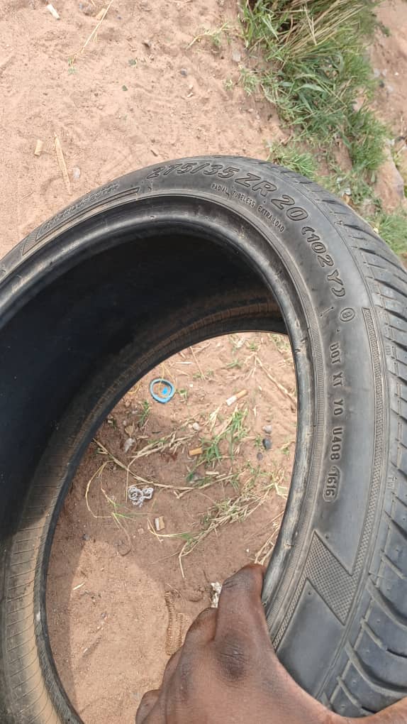 275/35 R20 Pirelli (Mogoditshane / Gabane Road / Engine Junction)