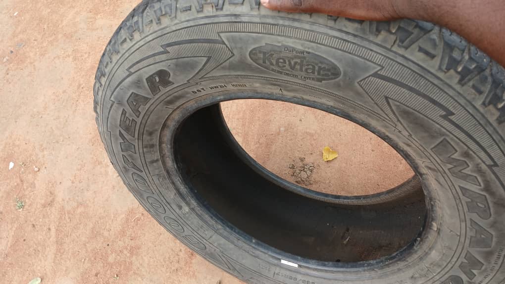 265/65 R17 Goodyear (Gabane Junior Secondary)