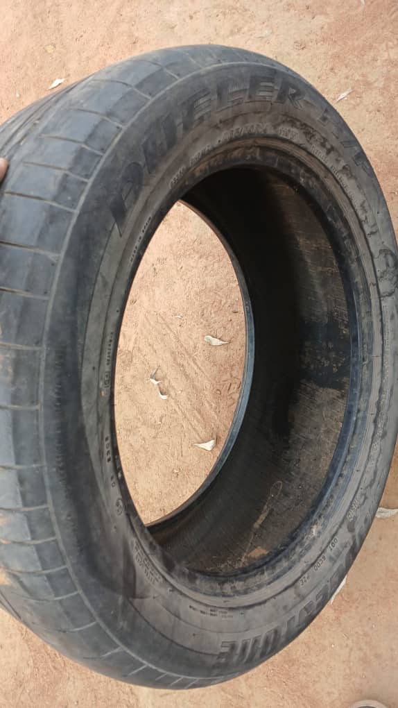 265/50 R19 Bridgestone (Gabane Junior Secondary)
