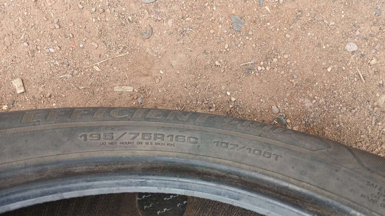 195/75R16C Goodyear (Mogoditshane Block 9 Robots)