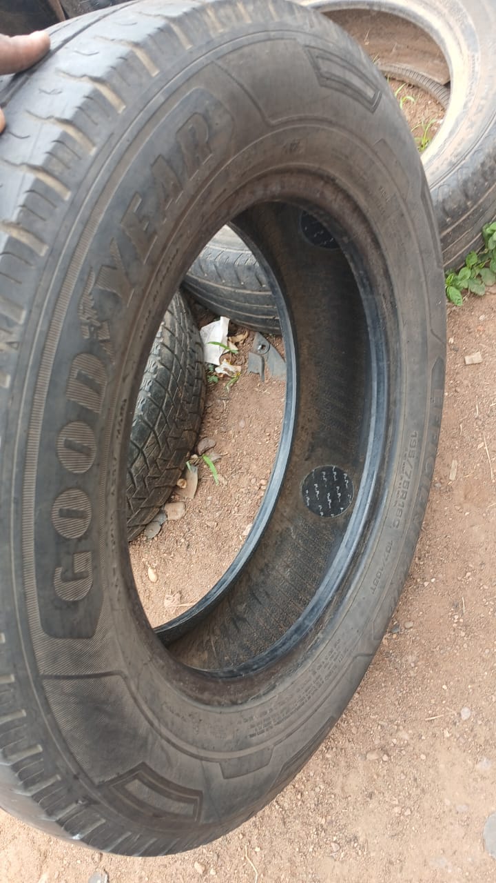 195/75R16C Goodyear (Mogoditshane Block 9 Robots)