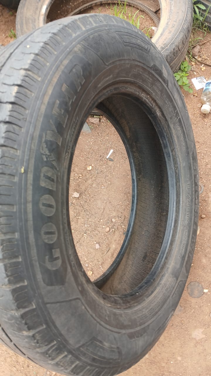 195/75R16C Goodyear (Mogoditshane Block 9 Robots)